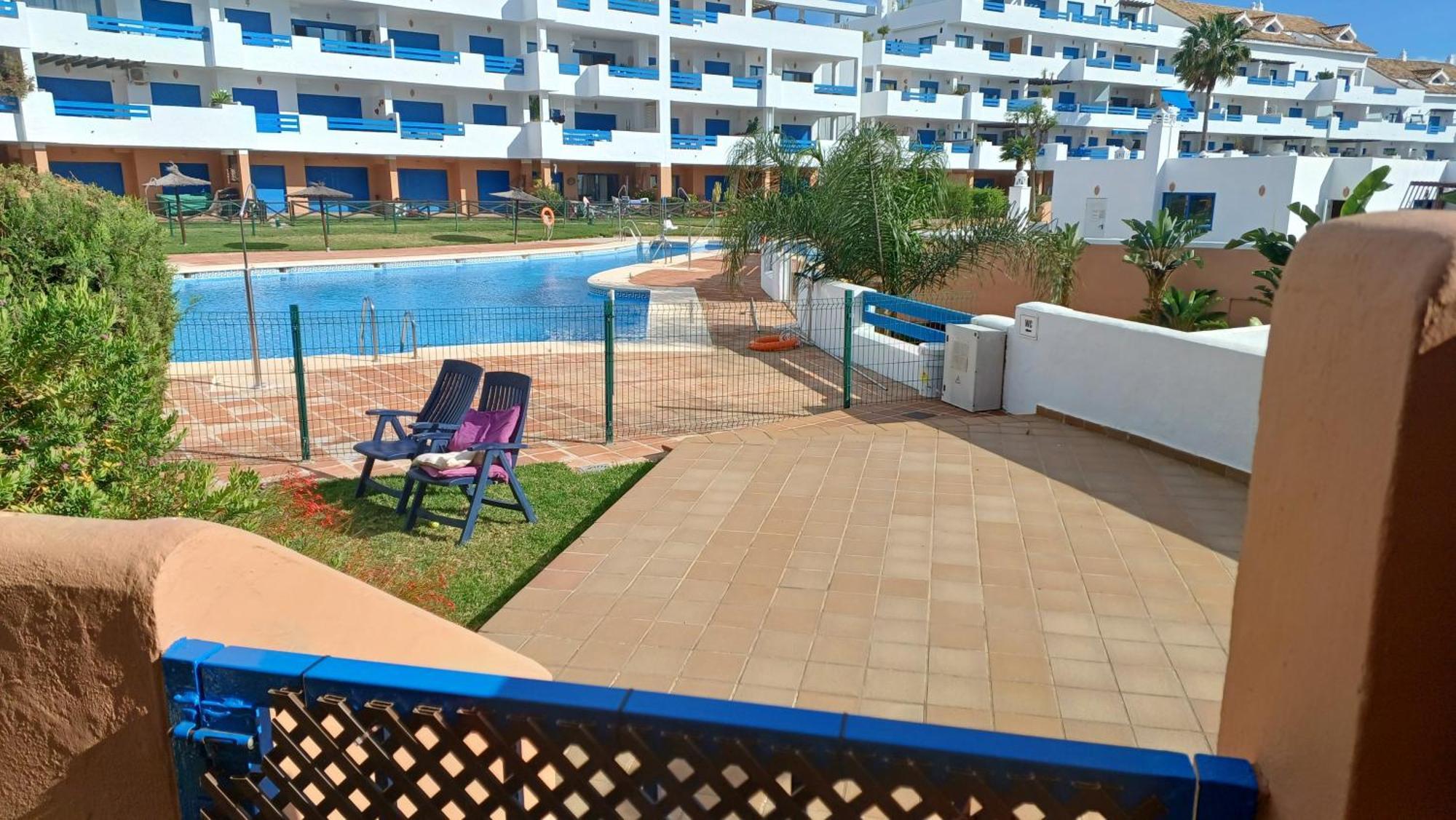 Residencial La Duquesa Suites Golf & Gardens San Luis de Sabinillas Exterior foto